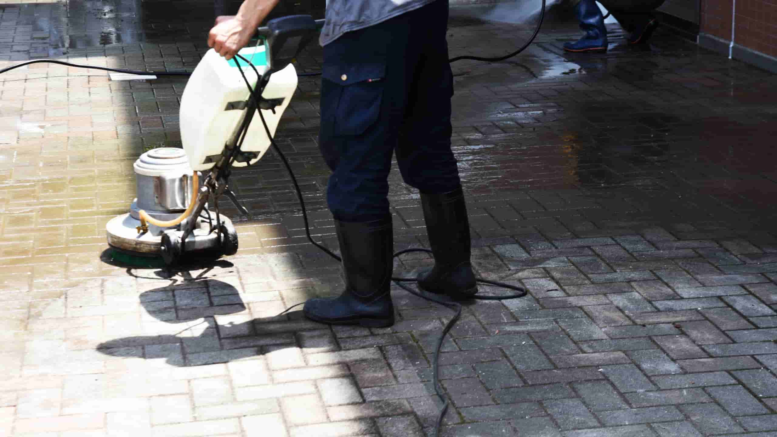 Different methods of carpet cleaning and their pros and cons