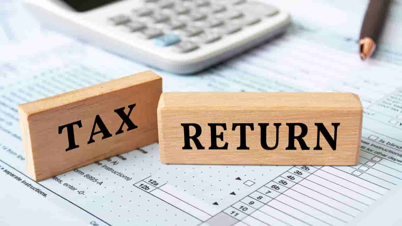 What Is the Secret to Lowering Your Taxes if You Work for Yourself?